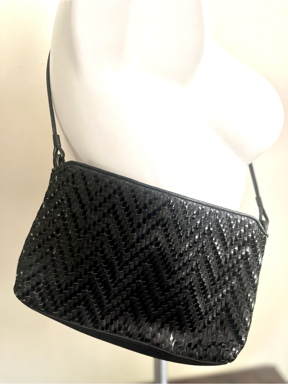 Vintage Leather woven crossbody Black